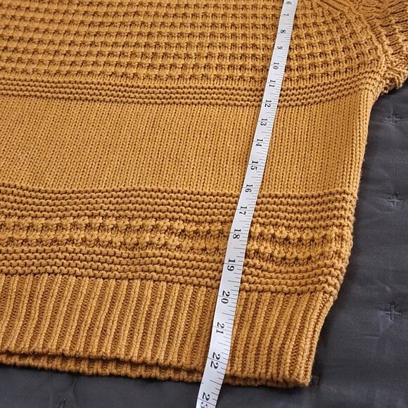 Universal Thread Sweater Women's XS Yellow Ochre Minimalist Neutral Classic - Picture 5 of 6